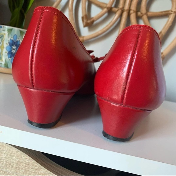 Vintage Red Johansen pumps with laces 9 (36) - Picture 6 of 12